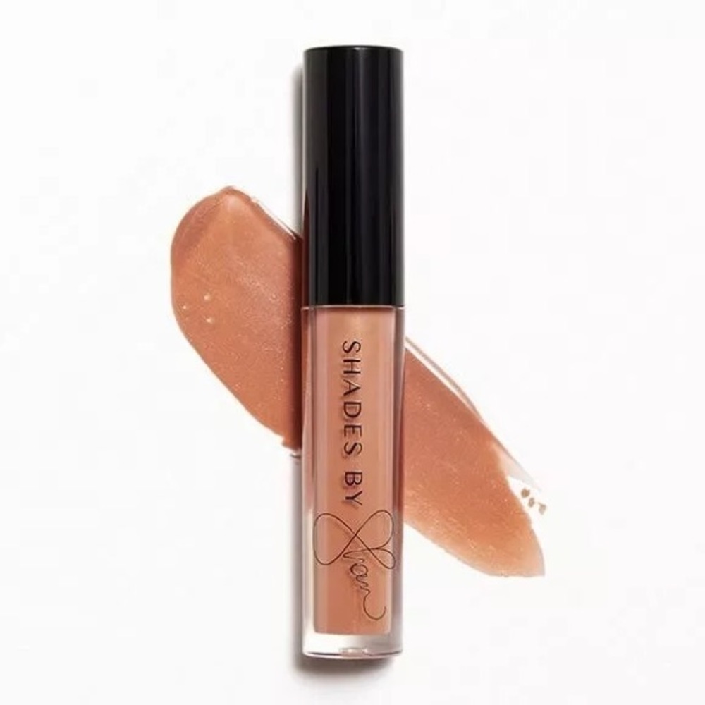 Shades by Shan Lipgloss (peachy nude)